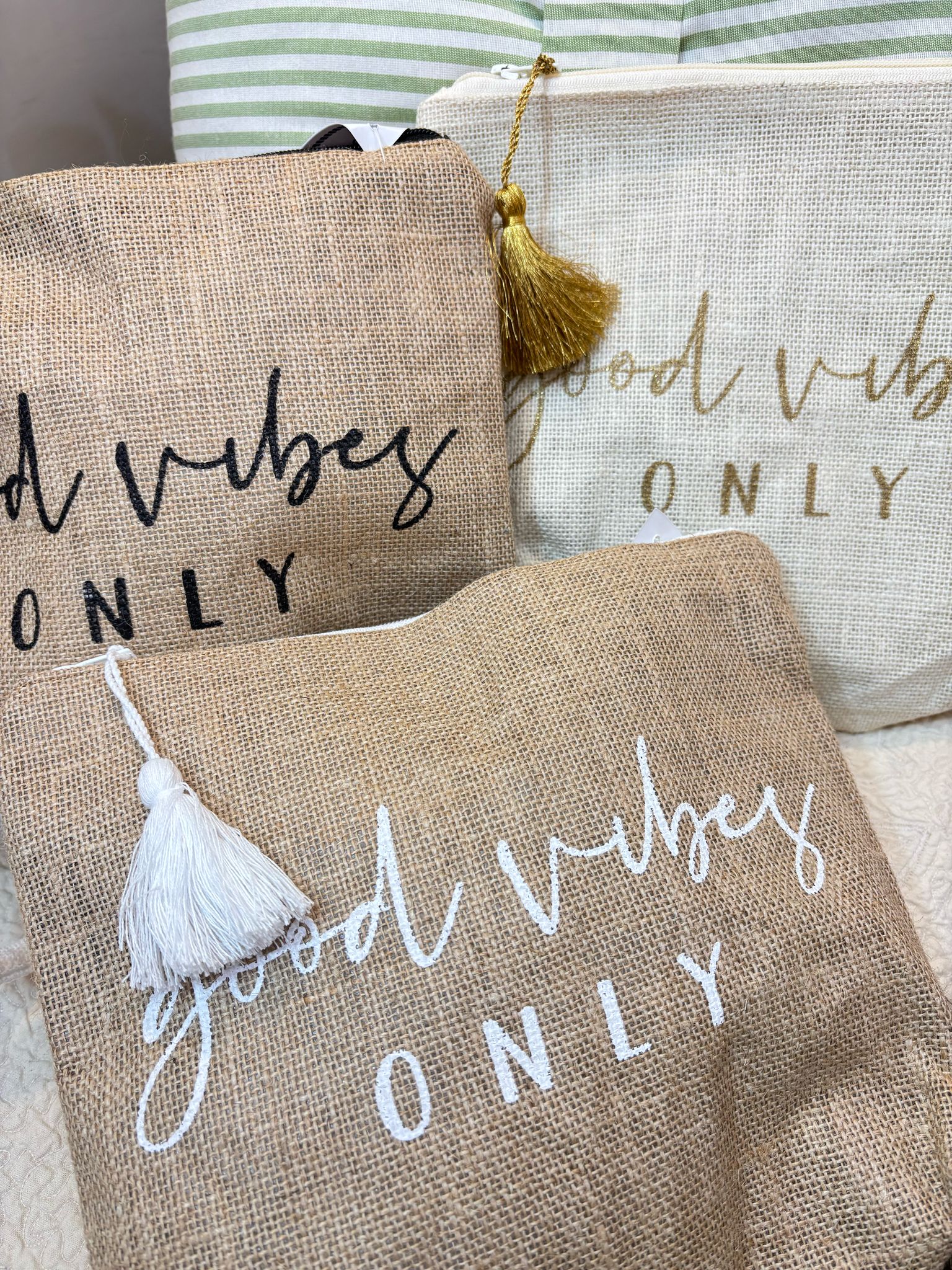 Pochette collezione GOOD VIBES ONLY